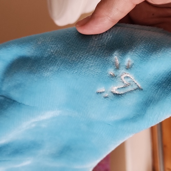 Plush Mermaid Cozy Blanket - Picture 3 of 4